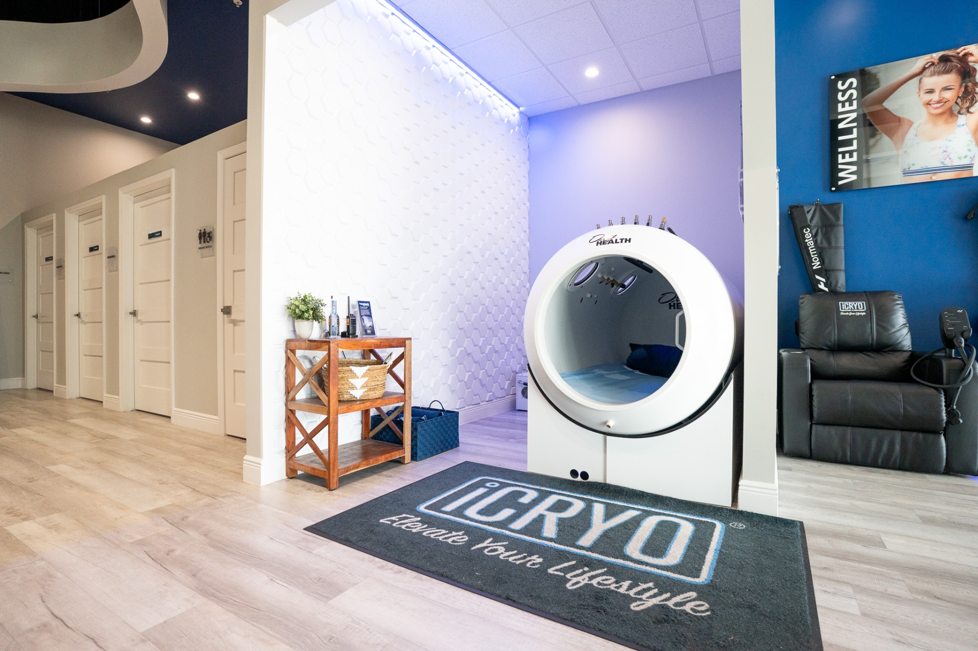 OxyHealth Fortius 420 hard-shell hyperbaric chamber inside iCRYO SouthPark