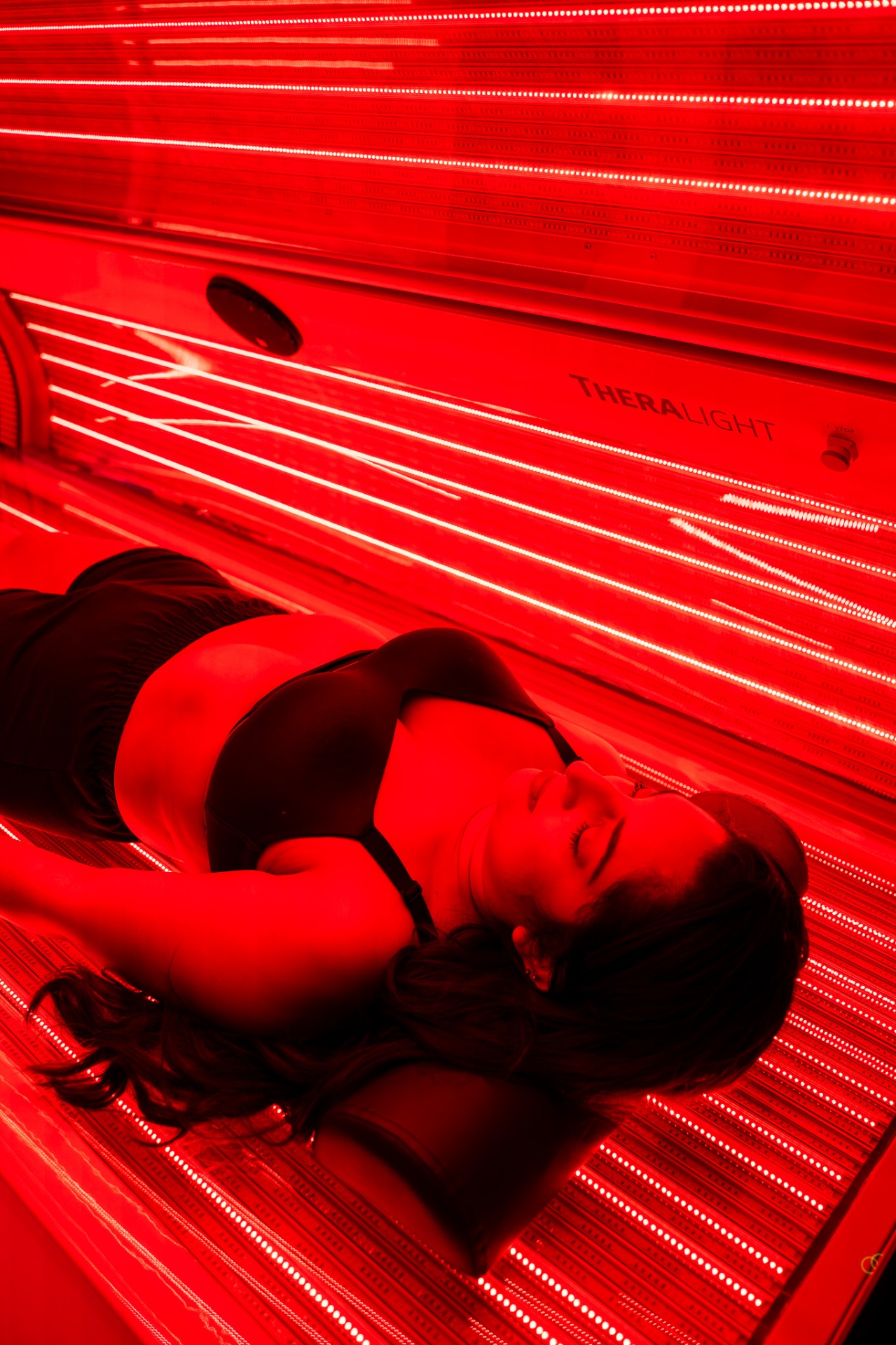 iCRYO SouthPark guest enjoying red light therapy