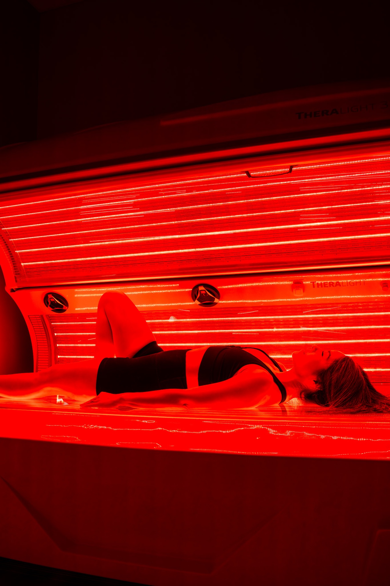 iCRYO SouthPark guest preparing for a red light session